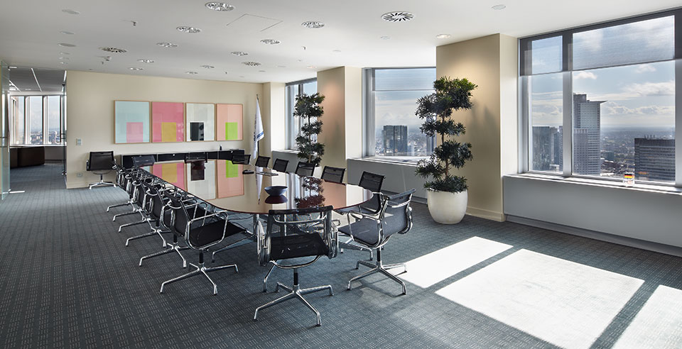 Interiorfotografie Fabian Aurel Hild für GLL Real Estate Büroaufnahmen im Messeturm Frankfurt